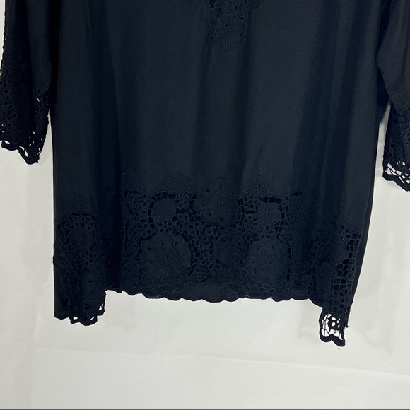 Soft Surroundings 1x Rayon Eyelet Top - Picture 7 of 8